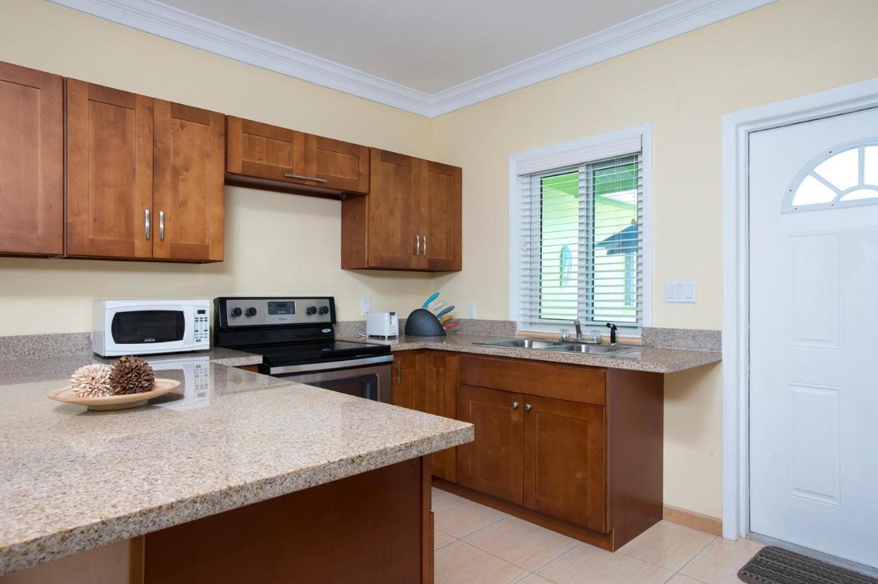 Sir Charles Guest House Palmetto Point Εξωτερικό φωτογραφία