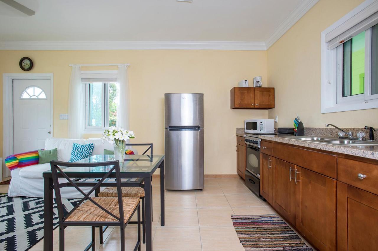 Sir Charles Guest House Palmetto Point Εξωτερικό φωτογραφία