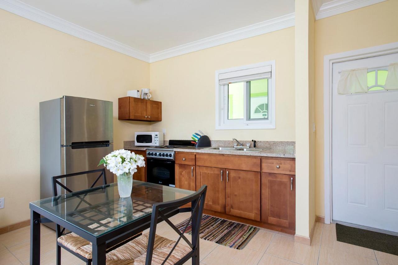 Sir Charles Guest House Palmetto Point Εξωτερικό φωτογραφία