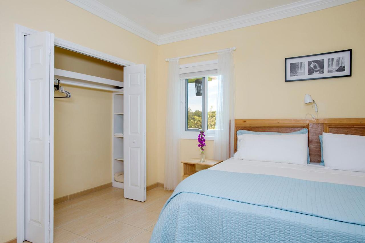 Sir Charles Guest House Palmetto Point Εξωτερικό φωτογραφία
